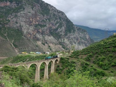جذابیت‌های طبیعی مازندران بر روی شهر پلکانی پل سفید