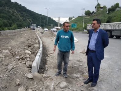بازدید مهندس اکبرنژاد از اجرای جدول‌بندی ورودی خیابان شهدای سلامت