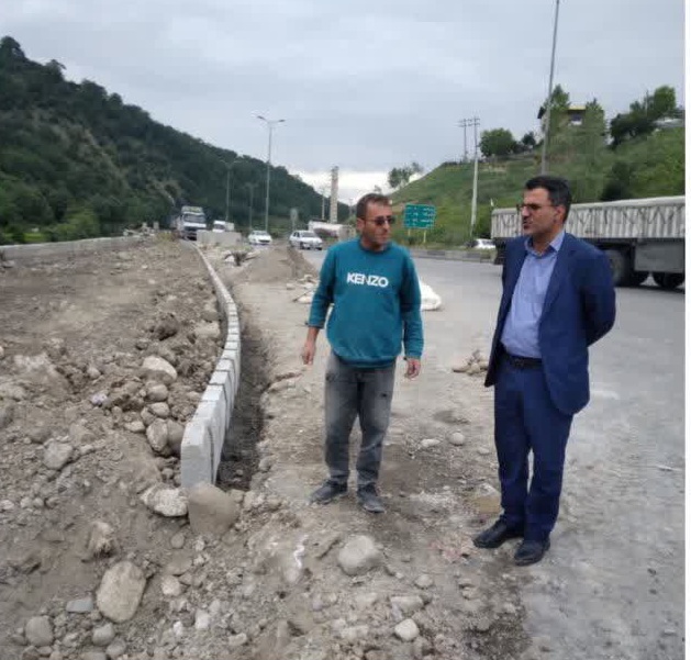 بازدید مهندس اکبرنژاد از اجرای جدول‌بندی ورودی خیابان شهدای سلامت