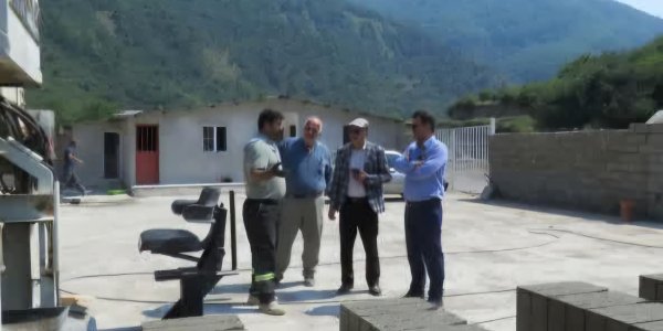 مهندس اکبرنژد از کارگاه فرآورده‌های بتنی بازدید کرد